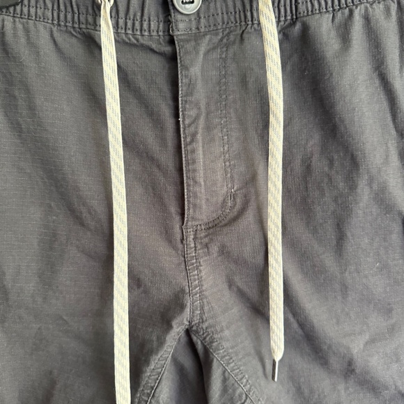 Vuori Ripstop Charcoal Short Mens Large Drawstring Cargo Gorpcore Grey - Picture 7 of 11